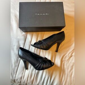 Tahari Black TA-Dallas Heels
